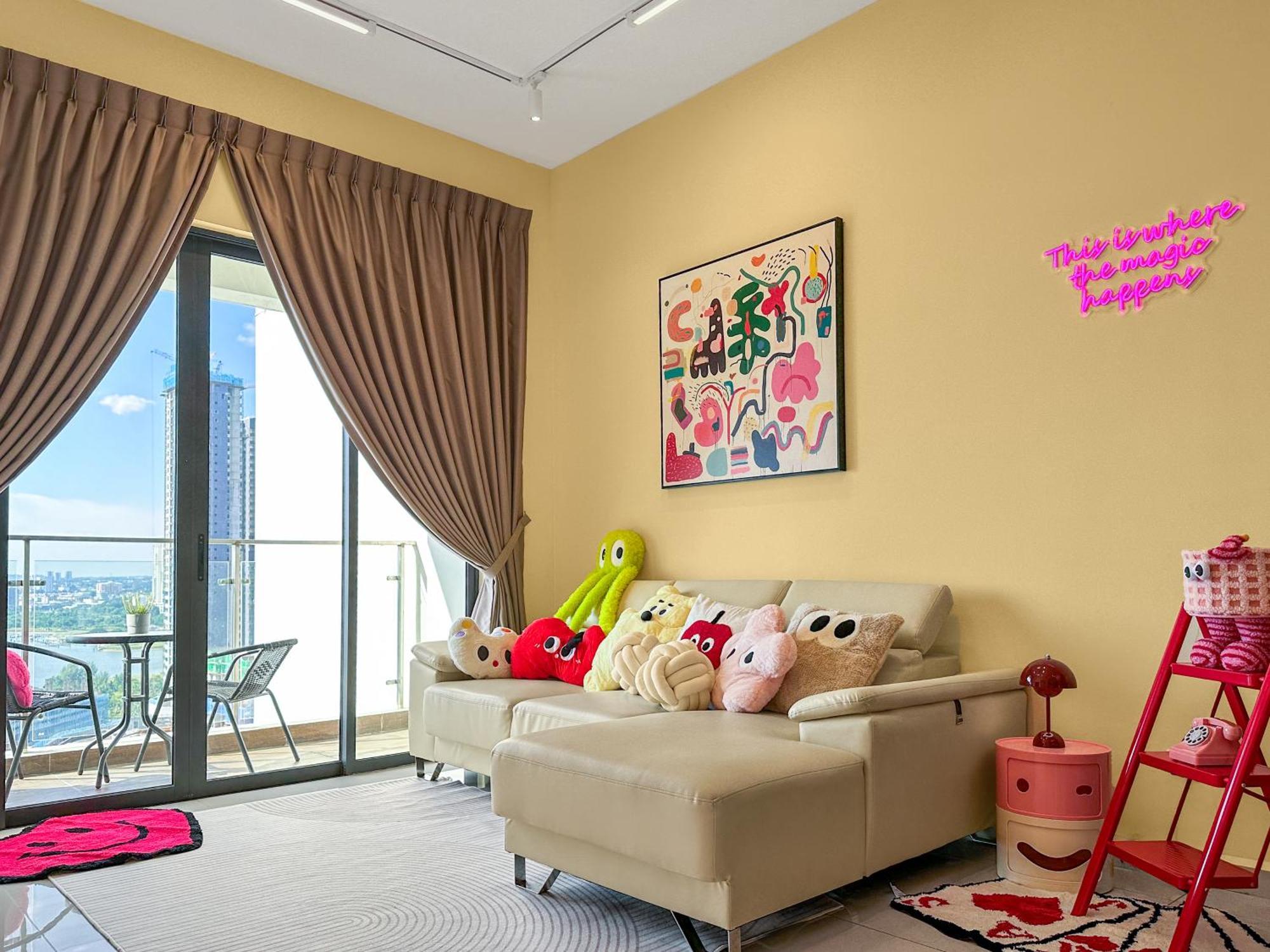 Funxvivid Seaview 2br 2cp Near Sg Ciq Ksl Zoojb Free Netflix Wifi Apartment Johor Bahru