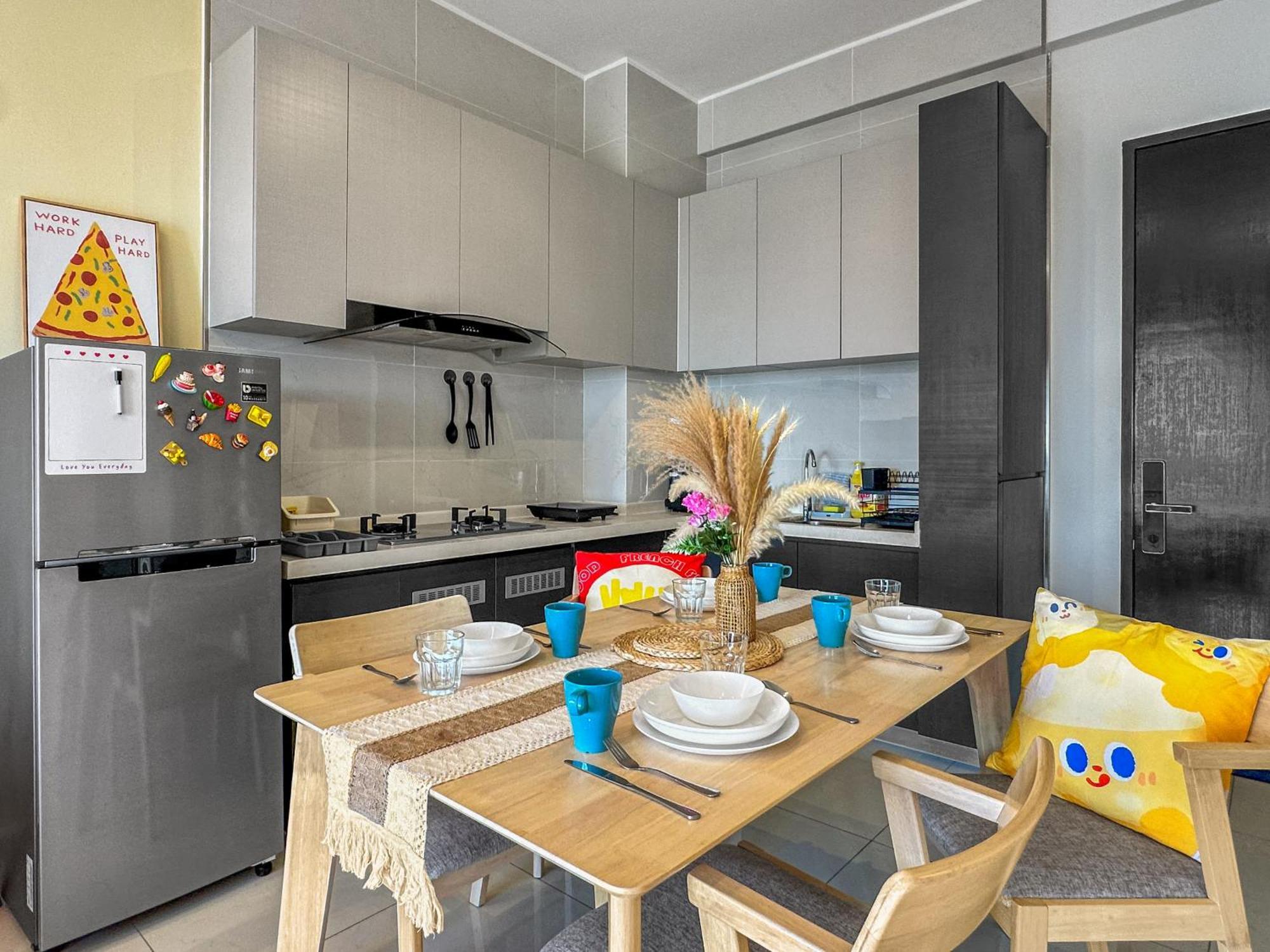 Funxvivid Seaview 2br 2cp Near Sg Ciq Ksl Zoojb Free Netflix Wifi Johor Bahru